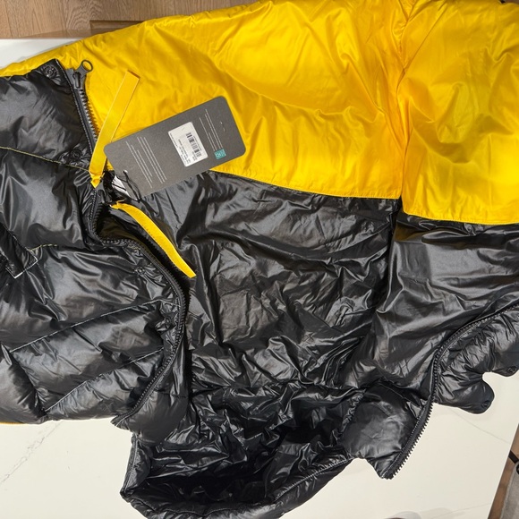 Canada Goose x Pyer Moss Collection Crop Wave down reversible puffer in size M - Picture 10 of 12